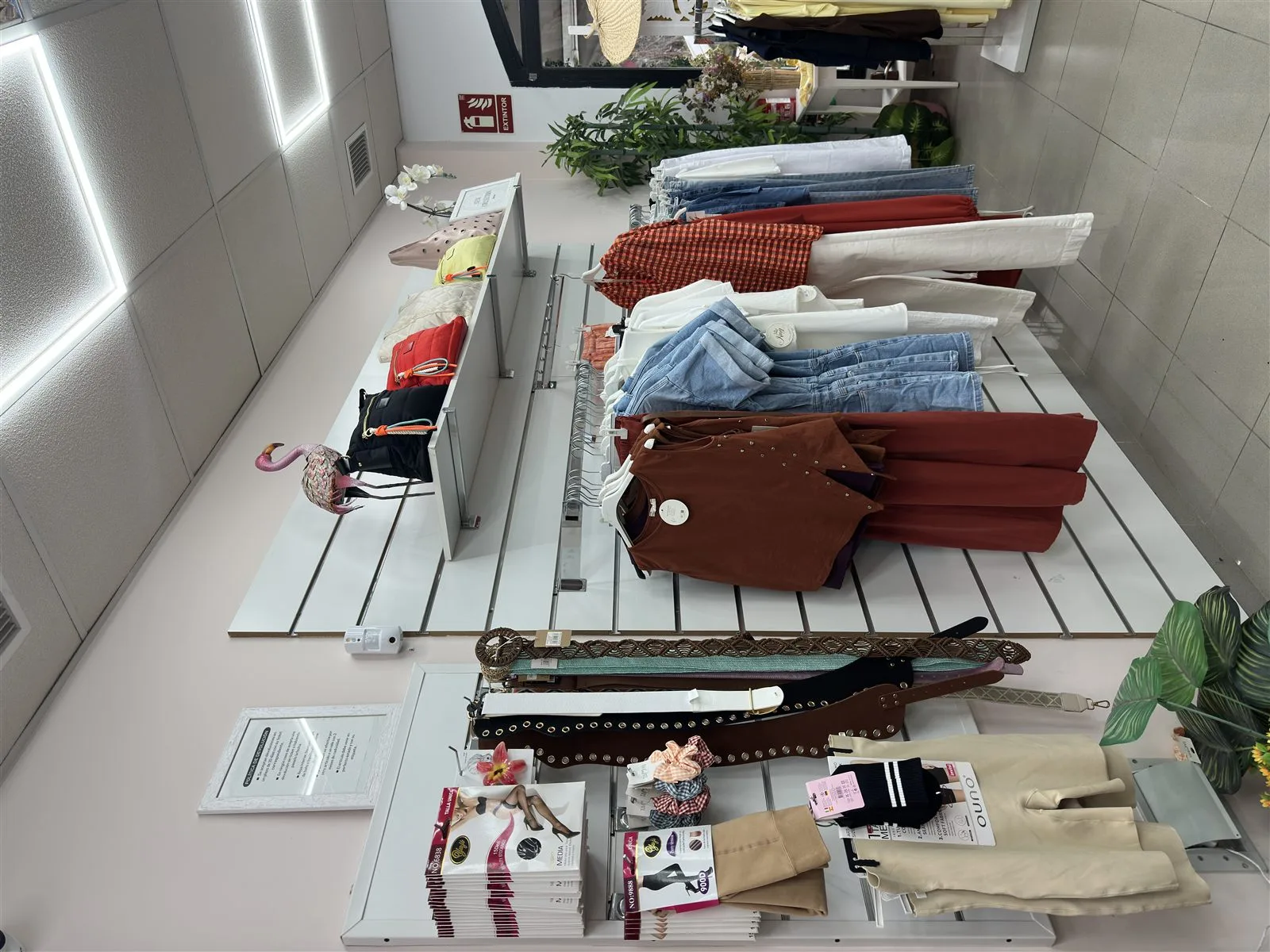 Escaparate de día frontal