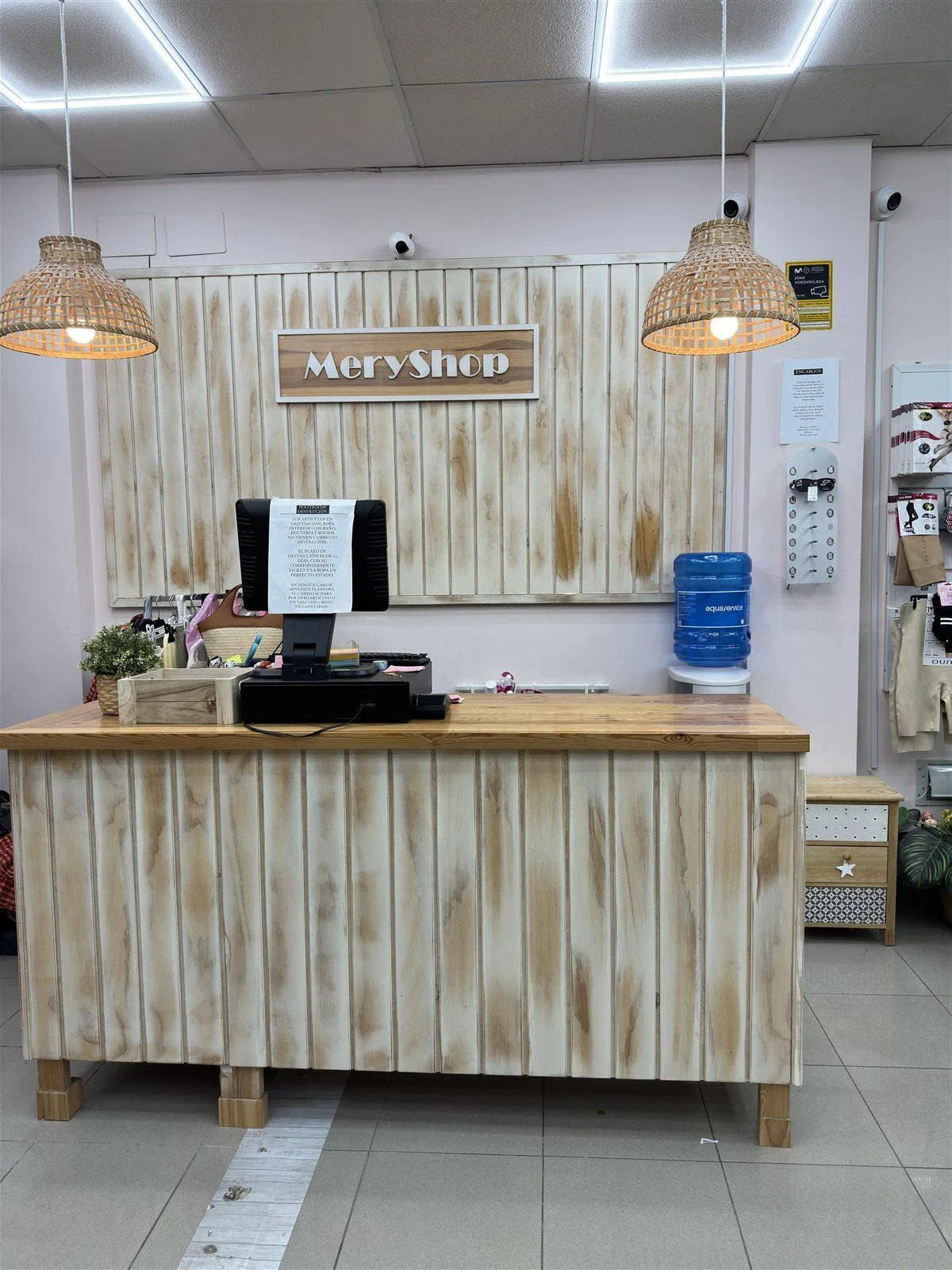 Techo y focos de MeryShop